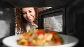 Как пожарить мясо в микроволновке на тарелке в Фармаимпекс